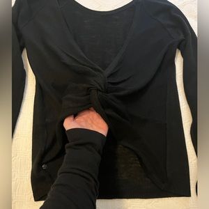 Lululemon twist top - black- small.